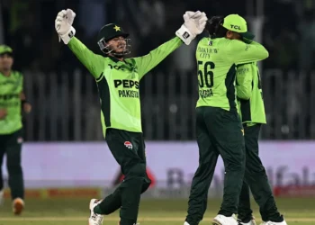 Pakistan Dominate England in 87-Run Win